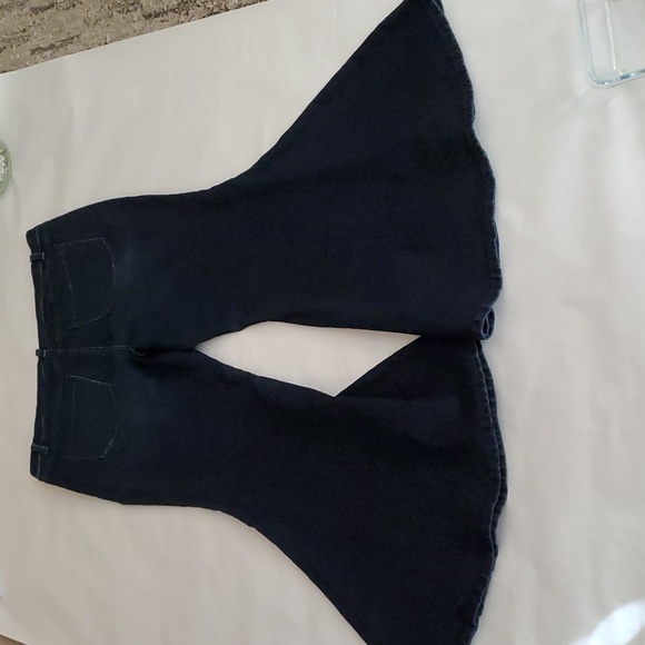 NWOT ELOQUII Classic Fit Bell Bottom Jeans sz.20 - Picture 6 of 9